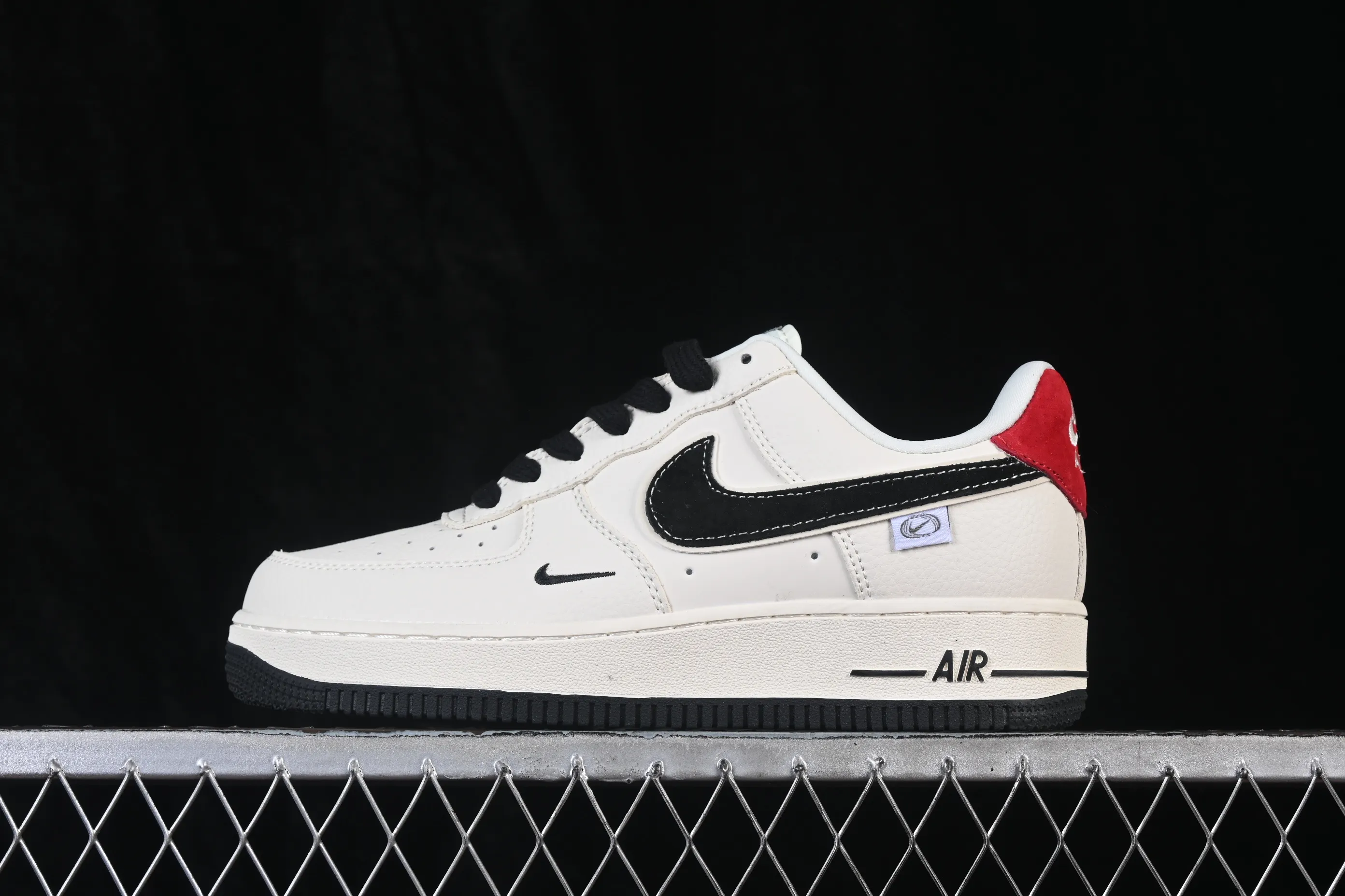 All categories Nk Air Force 1 Air Force series Nk Air Force 1 Low Air Force low-top Nike Air Force 1'07 Low Retro beige black red Air Force 1 low-top casual sneakers DD1982-324